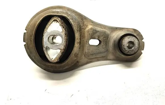Engine mount bracket