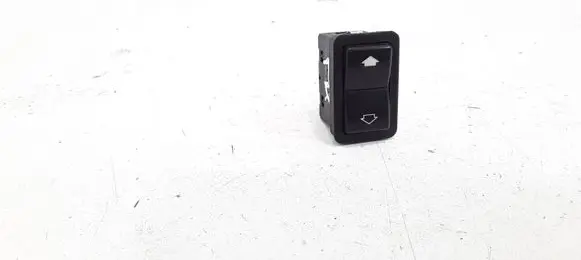 BMW 5 E39 Electric window control switch 8368974