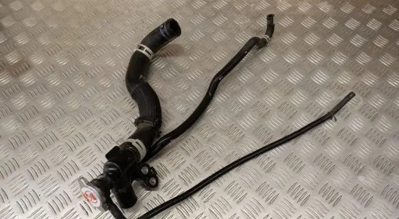 Toyota Yaris XP210 Engine coolant pipe/hose 16261K0060 16573K0050 16502K0040