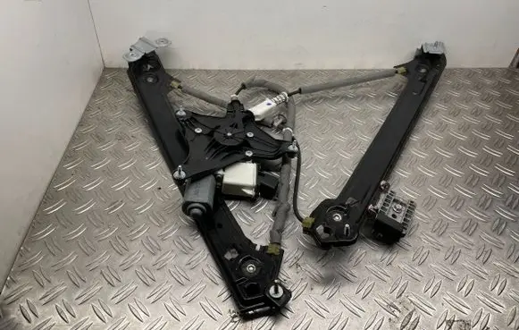 Ford Mustang VI Front door window regulator with motor 