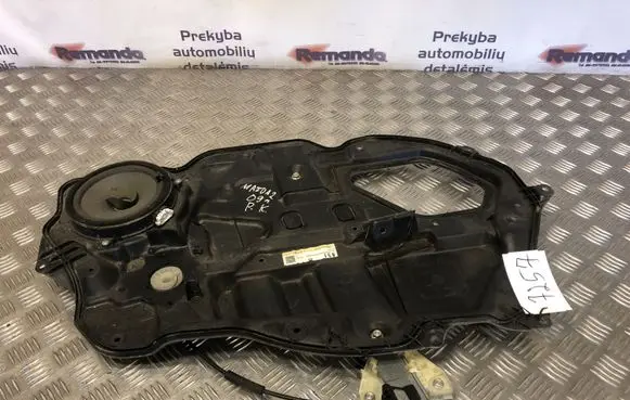 Mazda 2 Front door manual window regulator D6515997XB