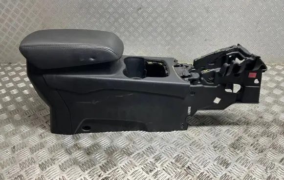 Ford Focus Center console