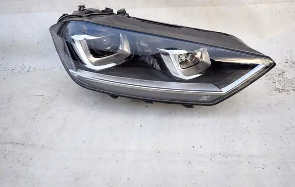 Volkswagen Golf Sportsvan Headlight/headlamp
