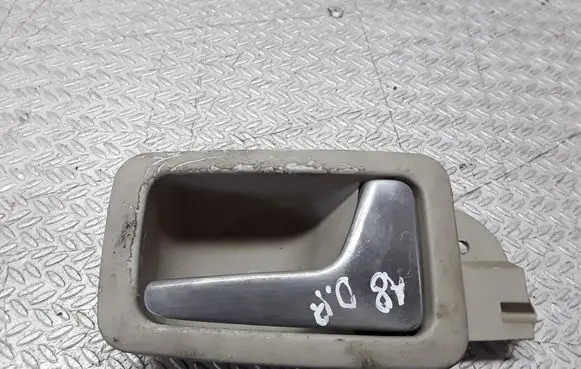 Audi A8 S8 D2 4D Front door interior handle 4D0837020