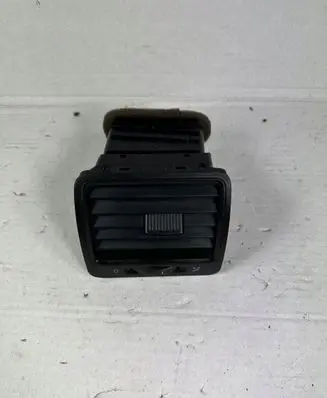 Volkswagen Golf V Dashboard side air vent grill/cover trim