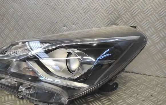 Toyota Yaris Headlight/headlamp 0D1970D198 0D1990D200