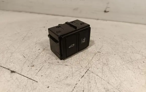 Jaguar XE Tailgate opening switch 1ADSAX760B
