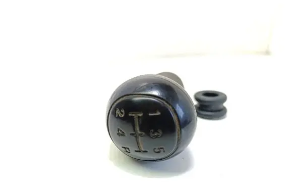 Hyundai Trajet Gear lever shifter trim leather/knob