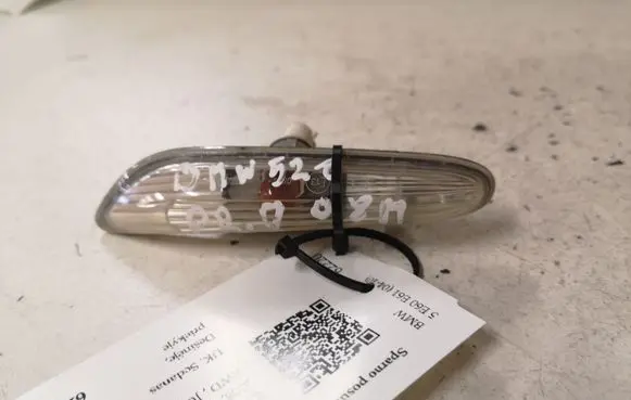 BMW 5 E60 E61 Front fender indicator light 1657421