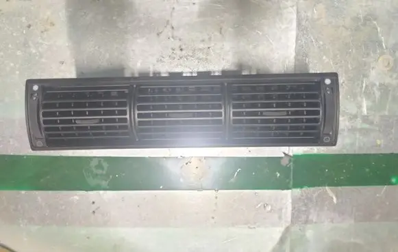 Audi A6 S6 C4 4A Dash center air vent grill 4A1820951