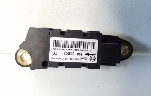 Mercedes-Benz CLS C219 Airbag deployment crash/impact sensor 0018209126 304810002