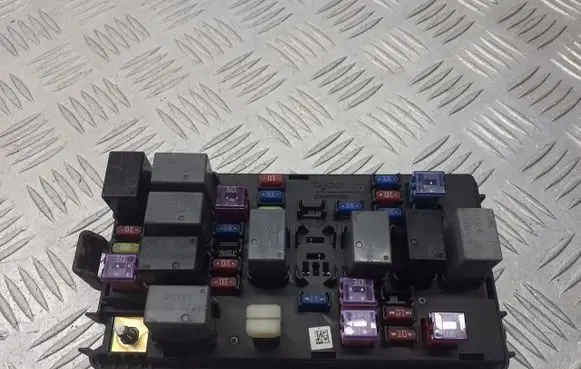 Chevrolet Aveo Fuse box cover 96867123