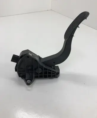 Toyota C-HR I Accelerator throttle pedal 78110F4020