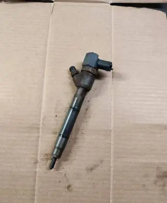 KIA Ceed Fuel injector 338002a400 0445110256