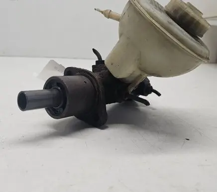 Volkswagen Golf III Master brake cylinder