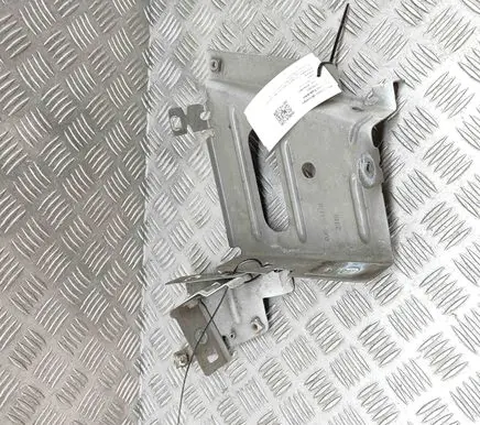 Fender mounting bracket