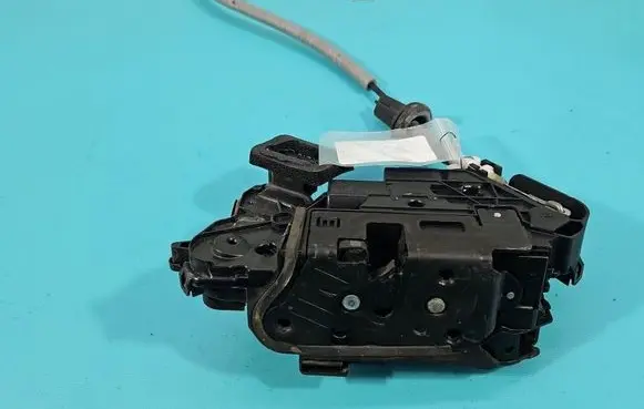 Volkswagen PASSAT B8 Front door lock B5A5TB837015A IMPRK1530646
