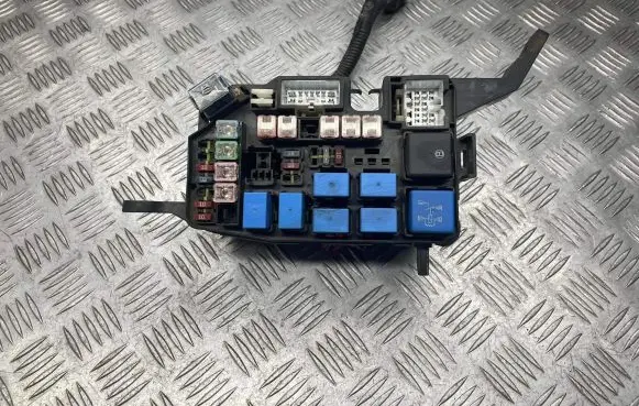 Hyundai Getz Fuse module 912411C122 6Y27B23 91241