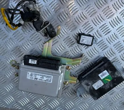 Hyundai Tucson JM Engine ECU kit and lock set 5WY1963B 3917123270 3918123270