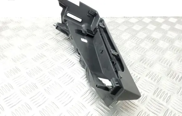 Skoda Octavia Mk3 (5E) Parcel shelf load cover mount bracket 5E5867762