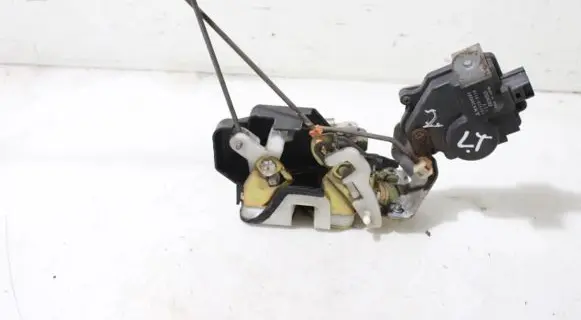 Mitsubishi Outlander Rear door lock