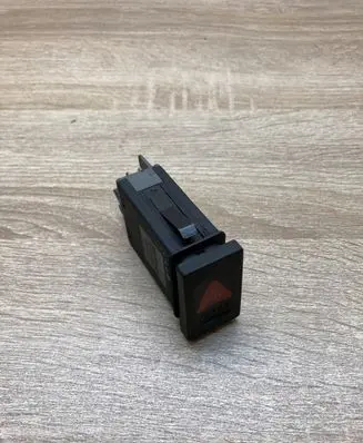 Volkswagen PASSAT B5.5 Hazard light switch 24742624