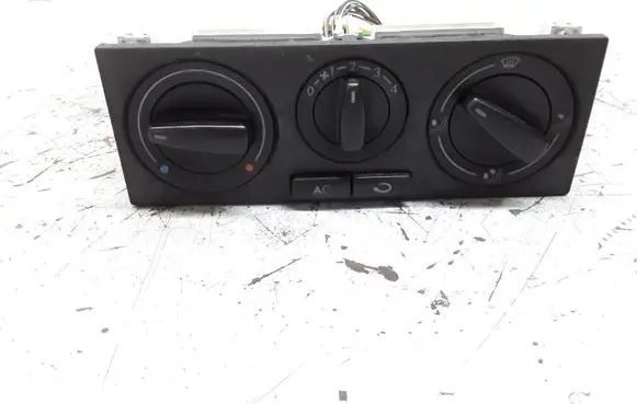 Volkswagen Golf IV Climate control unit 1J0820045F