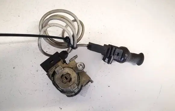 Audi A3 S3 8L Front door lock (next to the handle) 