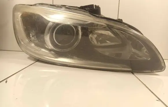 Volvo S60 Headlight/headlamp 31420111 89908435