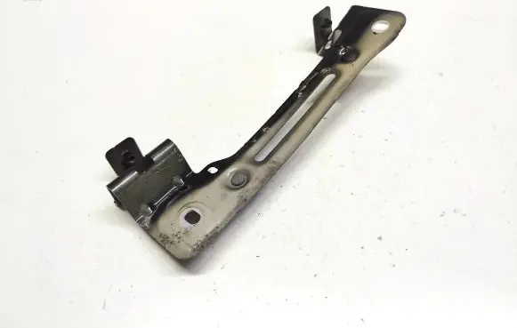 Audi Q7 4M Fender mounting bracket 4M0821431