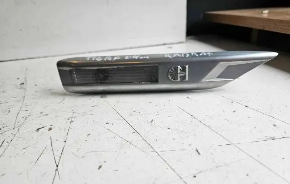 Opel Tigra B Front fender indicator light 93162218