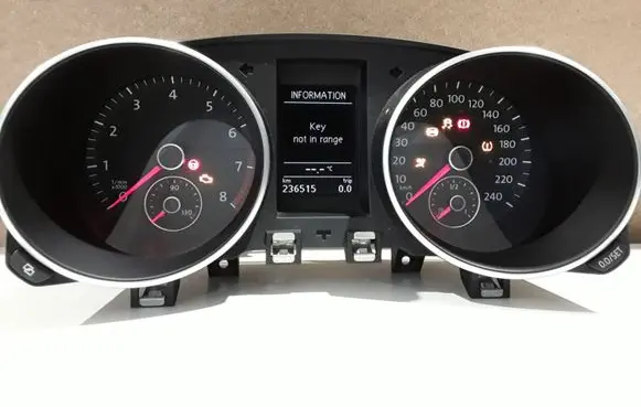 Volkswagen Golf VI Speedometer (instrument cluster) 5K0920871