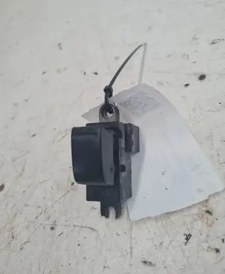 Nissan Primera Electric window control switch 25411AV600