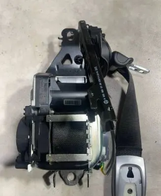 Mercedes-Benz S W222 Front seatbelt A2228600700