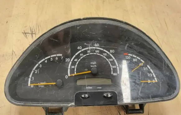 Mercedes-Benz Sprinter W901 W902 W903 W904 Speedometer (instrument cluster)