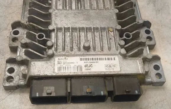 Ford Fiesta Engine control unit/module 8V2112A650EC 5WS40584CT