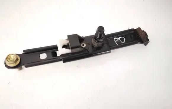 Toyota Avensis T250 Seat belt adjustment rail