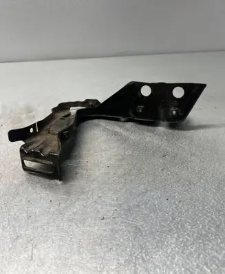 Skoda Octavia Mk2 (1Z) Headlight/headlamp mounting bracket 1Z0805072A