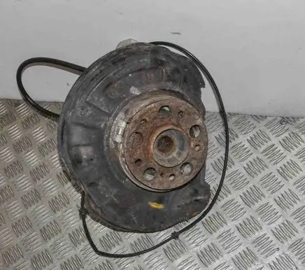 Mercedes-Benz C W204 Rear wheel hub A2075400317