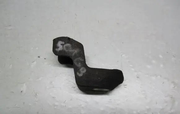 Toyota Avensis T270 Fuel Injector clamp holder 501GB
