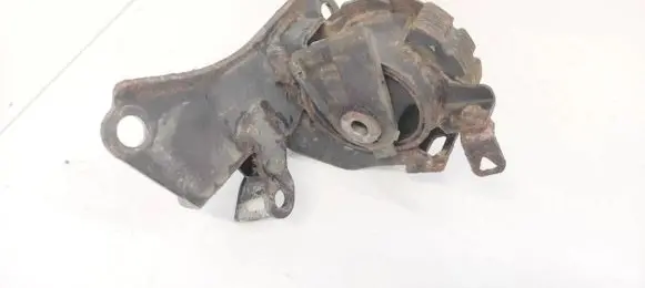 Toyota Avensis T250 Engine mount bracket