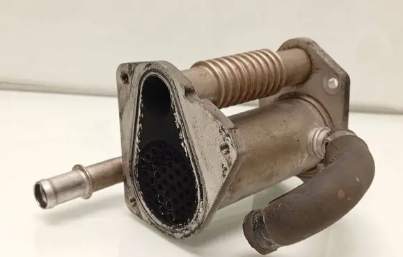 Nissan Qashqai+2 EGR valve cooler 147355713R
