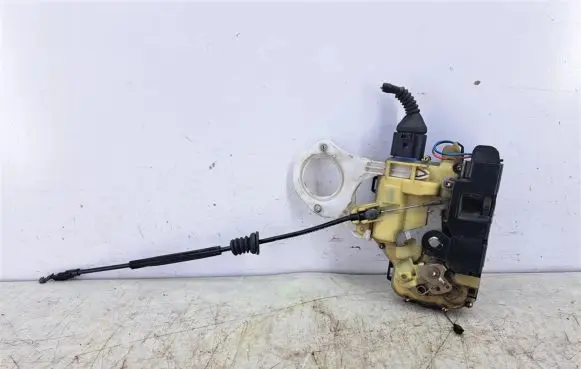 Seat Ibiza III (6L) Front door lock 3B1837015AM