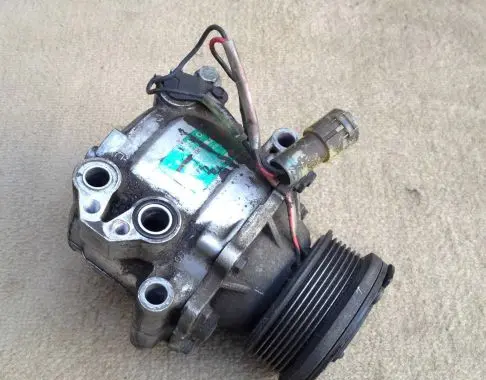 Land Rover Range Rover P38A Air conditioning (A/C) compressor (pump) ERR4534