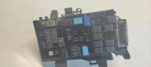 Mazda 6 Fuse module