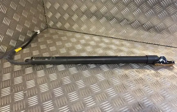 Toyota RAV 4 (XA50) Shock absorber/damper mounting bracket