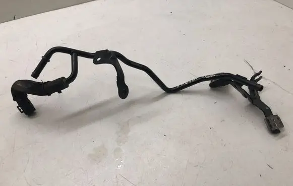 Volkswagen PASSAT B8 Engine coolant pipe/hose 04L121070AB
