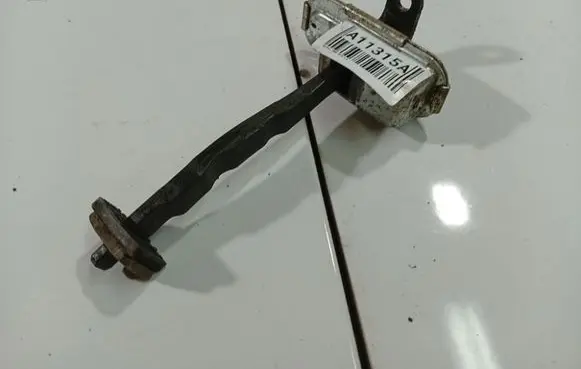 Hyundai ix35 Front door check strap stopper 