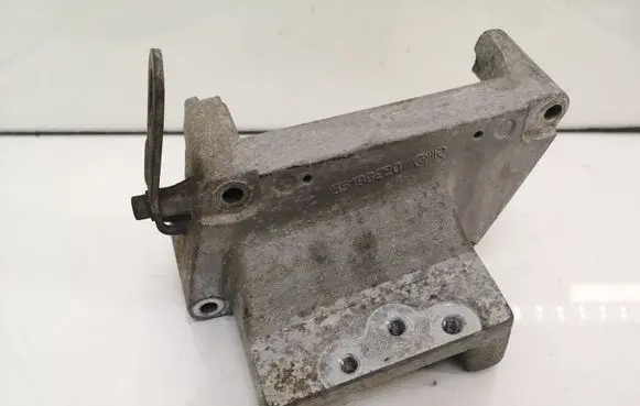 Opel Astra H Engine mounting bracket 55198220
