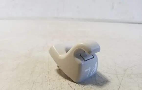 Sun visor clip/hook/bracket